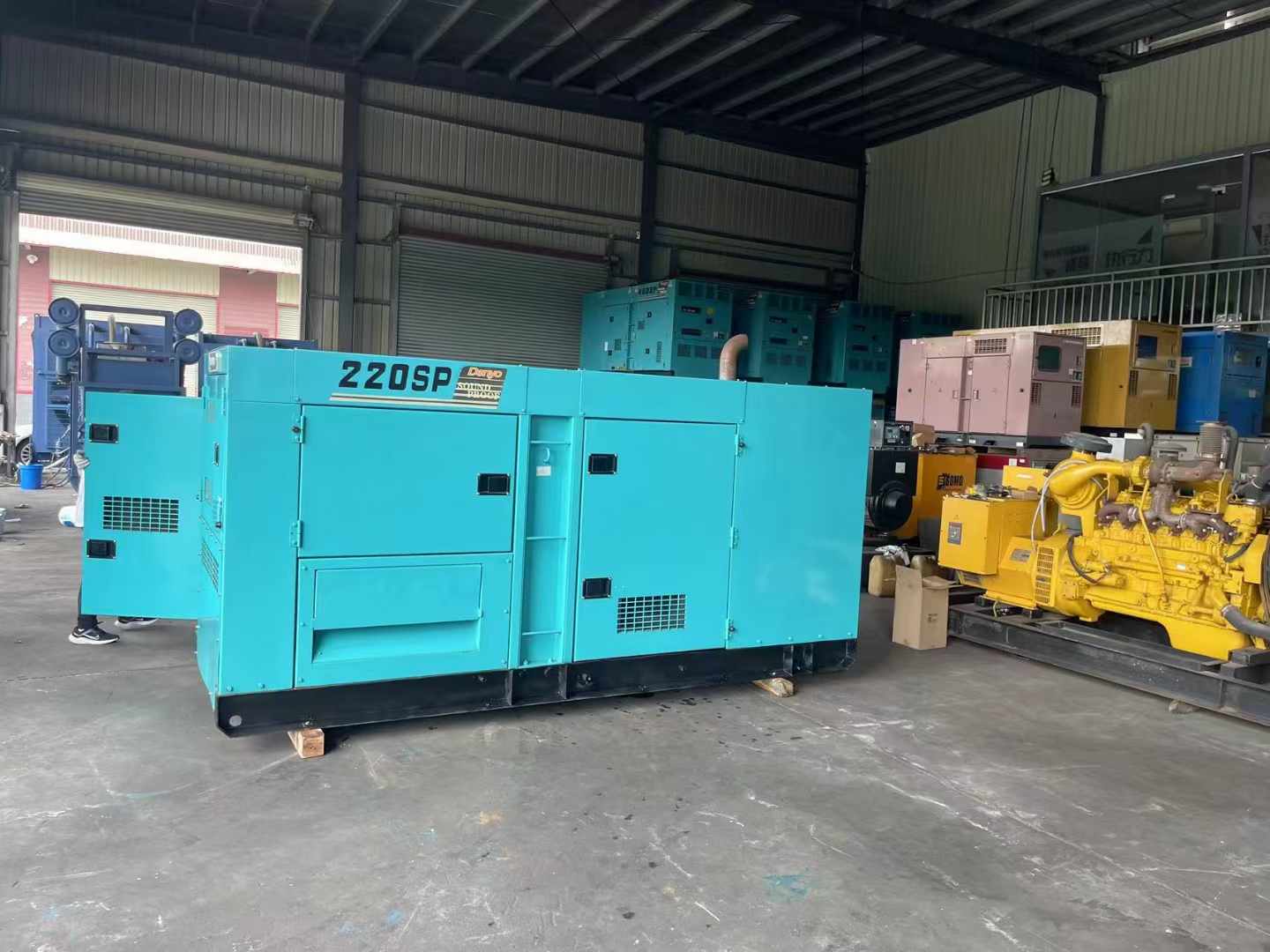 思南柴油发电机组长期不间断运行时，如何监控其温度和压力？