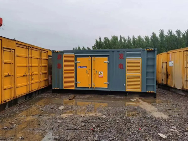 思南柴油发电机如何判断干式空气滤清器是否需要更换？